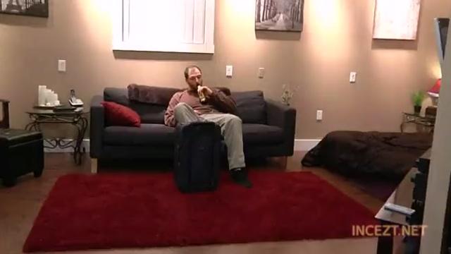 Придумчивый брат переоделся в грабителя и жестко сношает 18 летнюю сестру