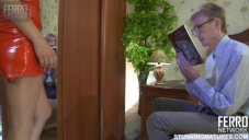 Любительский инцест секс сына и мамаши после дрочки влагалища секс игрушкой на кровати