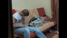 Бесстыжая пухлая брюнетка трахается с братом, которому не жалко для нее вкусной кончи