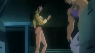 Мощный мужчина страстно удовлетворил привлекательную девушку.