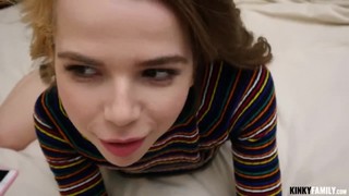 Брат часто замечал сестру в трусиках и возбуждался.