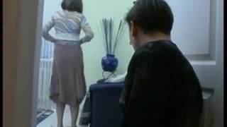 Русская мать и сын занялись страстной интимной связью.