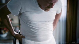 Алина Лопес решила принять участие в религиозном обряде, который предполагал восстановление девственности.