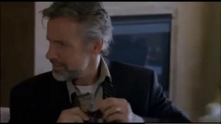 Студент вернулся домой и увидел свою мать голой и привлекательной.