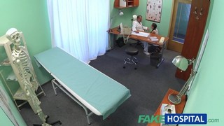 Дочка пришла к папе в больницу для того, чтобы попросить денег на развлечения.