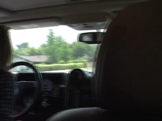 Брат напяливает двух красивых сестренок