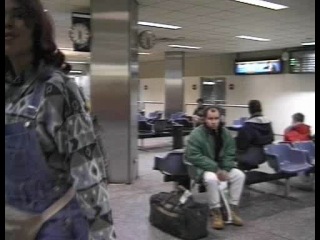 Сестра делает брату минет в саду